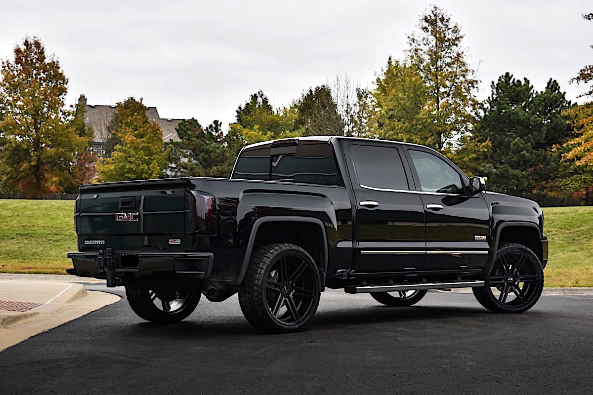 GMC Sierra 1500 with Gianelle Design Bologna